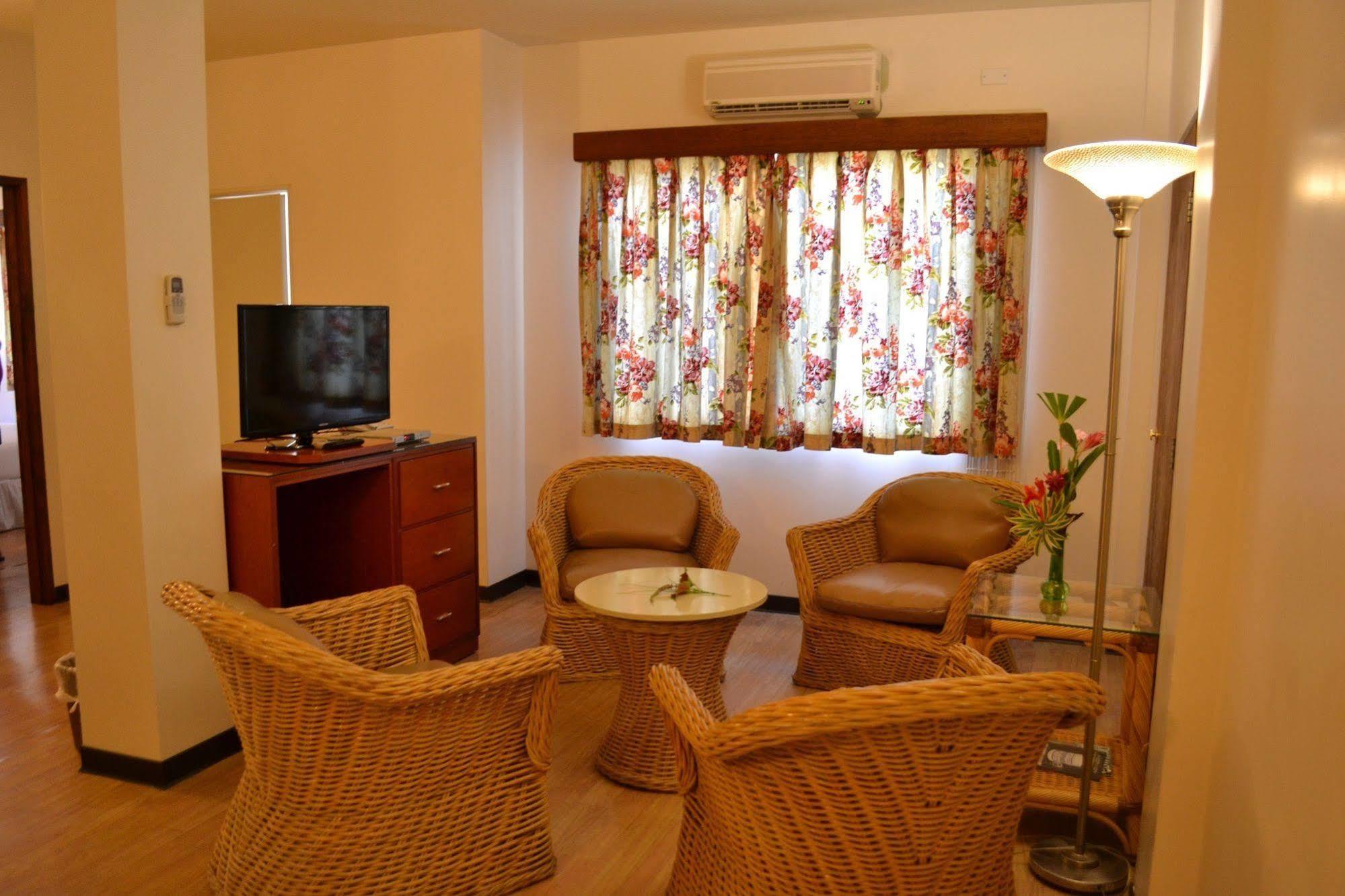 Hotel West Plaza Malakal Koror Zewnętrze zdjęcie