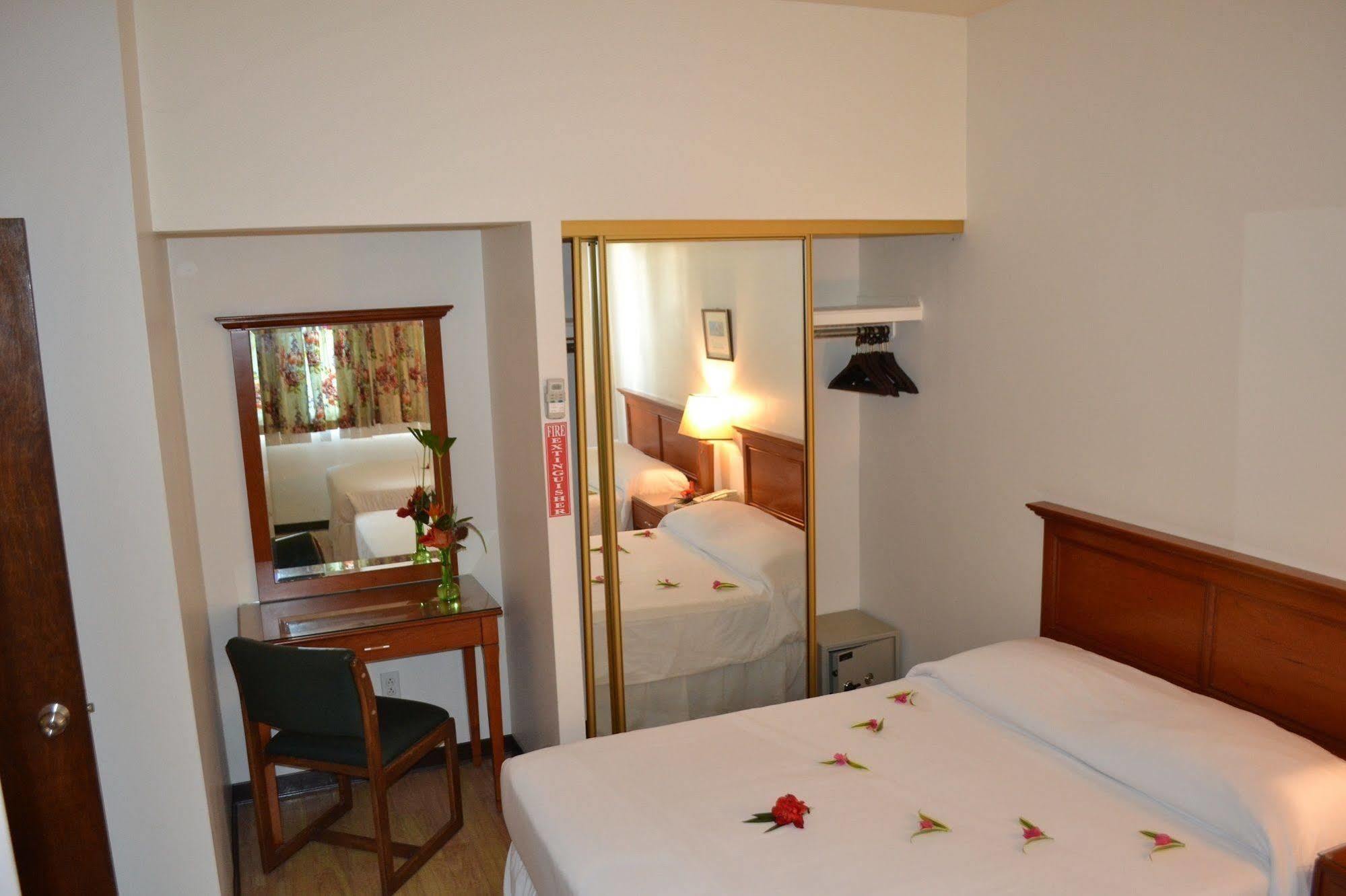 Hotel West Plaza Malakal Koror Zewnętrze zdjęcie